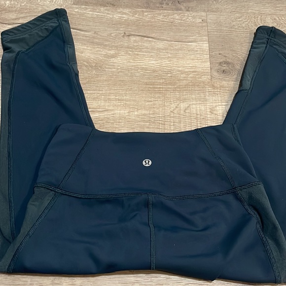 Lululemon olive green capri yoga - Picture 5 of 5